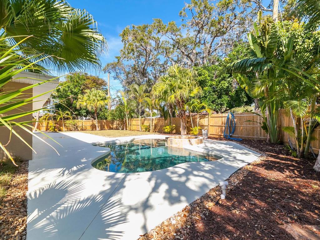 3037 LOCKWOOD TERRACE, SARASOTA, Florida 34231, 4 Bedrooms Bedrooms, 9 Rooms Rooms,2 BathroomsBathrooms,Residential,For sale,LOCKWOOD,A4209793