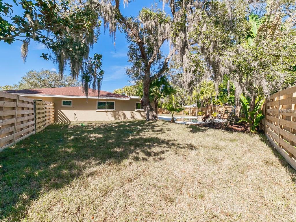 3037 LOCKWOOD TERRACE, SARASOTA, Florida 34231, 4 Bedrooms Bedrooms, 9 Rooms Rooms,2 BathroomsBathrooms,Residential,For sale,LOCKWOOD,A4209793