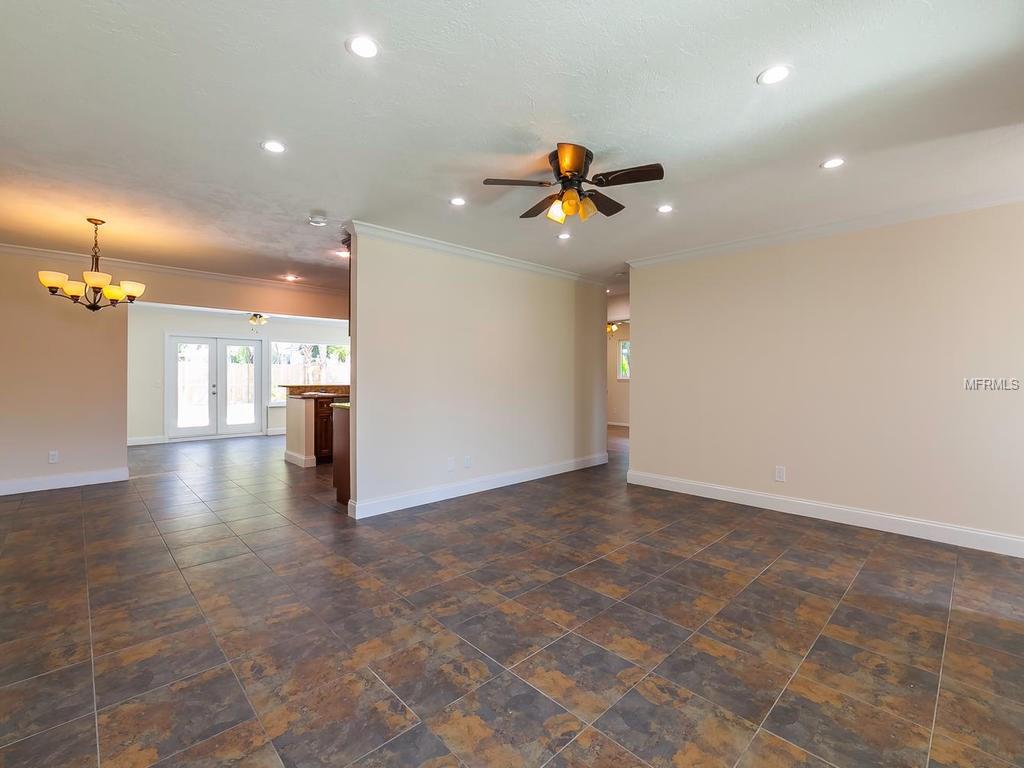 3037 LOCKWOOD TERRACE, SARASOTA, Florida 34231, 4 Bedrooms Bedrooms, 9 Rooms Rooms,2 BathroomsBathrooms,Residential,For sale,LOCKWOOD,A4209793