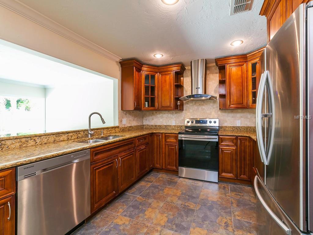 3037 LOCKWOOD TERRACE, SARASOTA, Florida 34231, 4 Bedrooms Bedrooms, 9 Rooms Rooms,2 BathroomsBathrooms,Residential,For sale,LOCKWOOD,A4209793