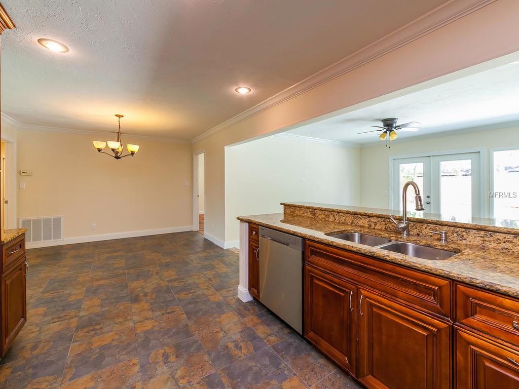 3037 LOCKWOOD TERRACE, SARASOTA, Florida 34231, 4 Bedrooms Bedrooms, 9 Rooms Rooms,2 BathroomsBathrooms,Residential,For sale,LOCKWOOD,A4209793