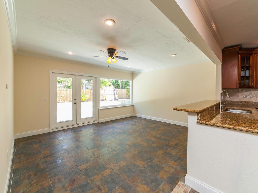 3037 LOCKWOOD TERRACE, SARASOTA, Florida 34231, 4 Bedrooms Bedrooms, 9 Rooms Rooms,2 BathroomsBathrooms,Residential,For sale,LOCKWOOD,A4209793