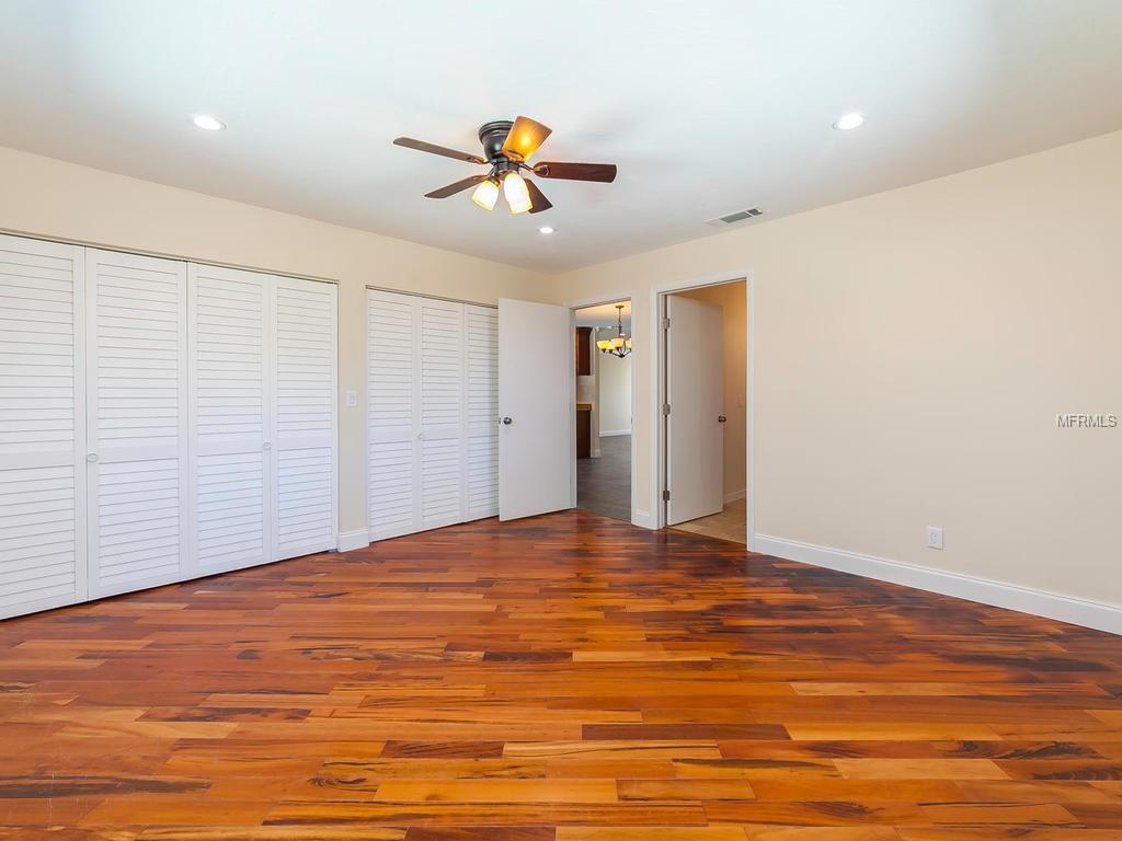 3037 LOCKWOOD TERRACE, SARASOTA, Florida 34231, 4 Bedrooms Bedrooms, 9 Rooms Rooms,2 BathroomsBathrooms,Residential,For sale,LOCKWOOD,A4209793