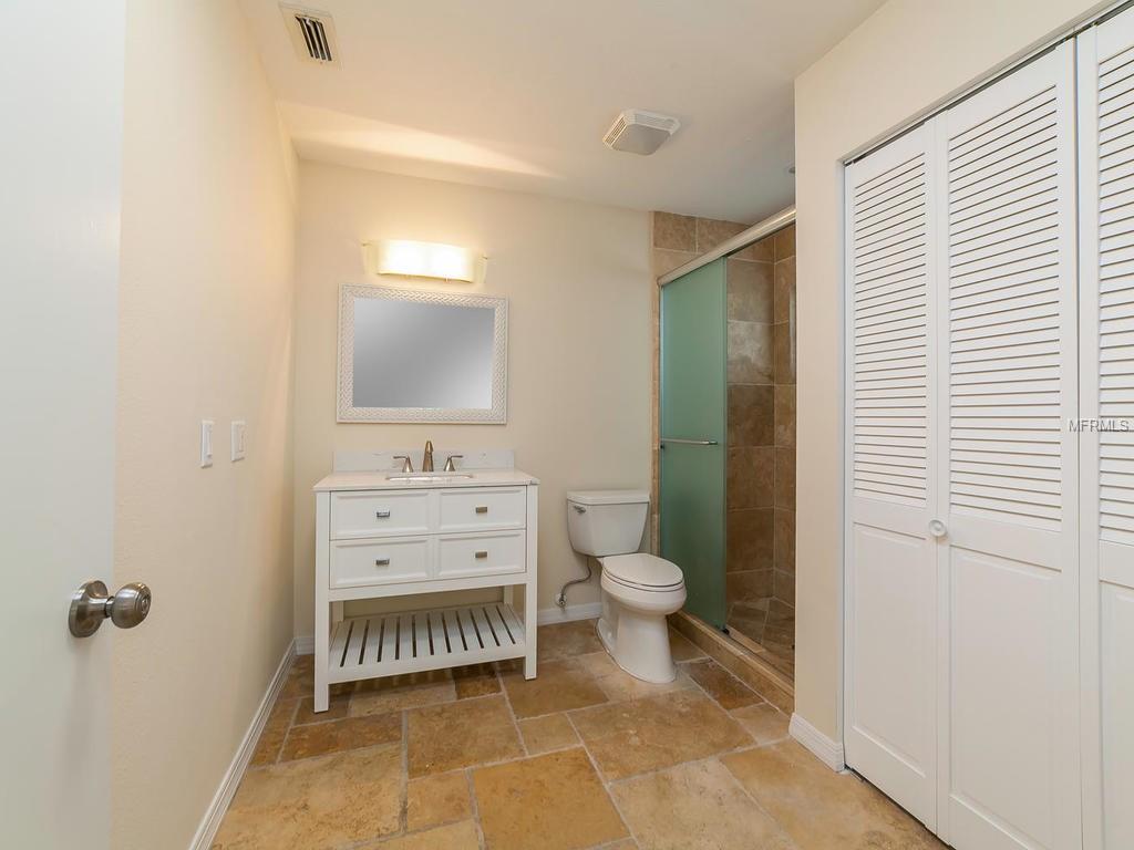 3037 LOCKWOOD TERRACE, SARASOTA, Florida 34231, 4 Bedrooms Bedrooms, 9 Rooms Rooms,2 BathroomsBathrooms,Residential,For sale,LOCKWOOD,A4209793