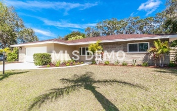 3037 LOCKWOOD TERRACE, SARASOTA, Florida 34231, 4 Bedrooms Bedrooms, 9 Rooms Rooms,2 BathroomsBathrooms,Residential,For sale,LOCKWOOD,A4209793