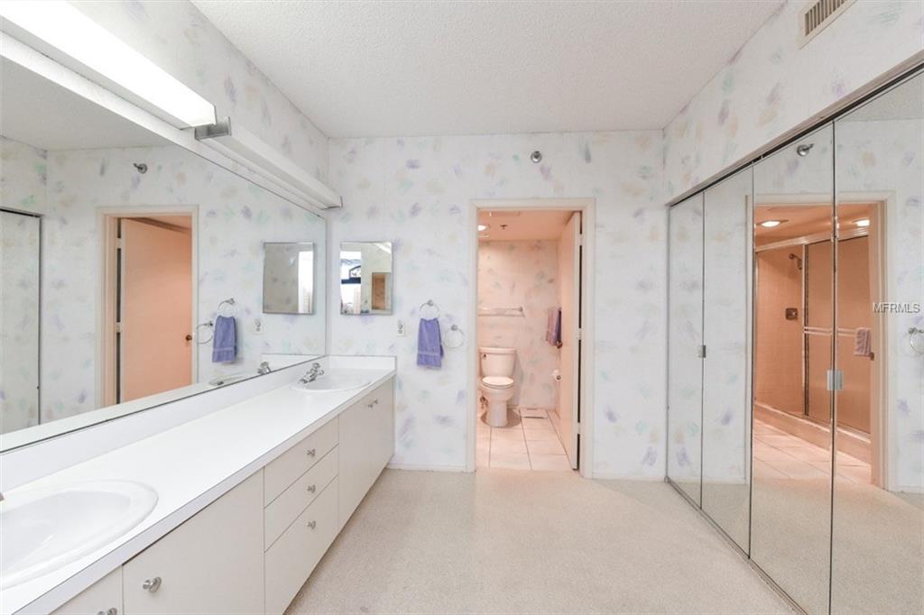 1075 GULF OF MEXICO DRIVE, LONGBOAT KEY, Florida 34228, 2 Bedrooms Bedrooms, 5 Rooms Rooms,2 BathroomsBathrooms,Residential,For sale,GULF OF MEXICO,A4210065