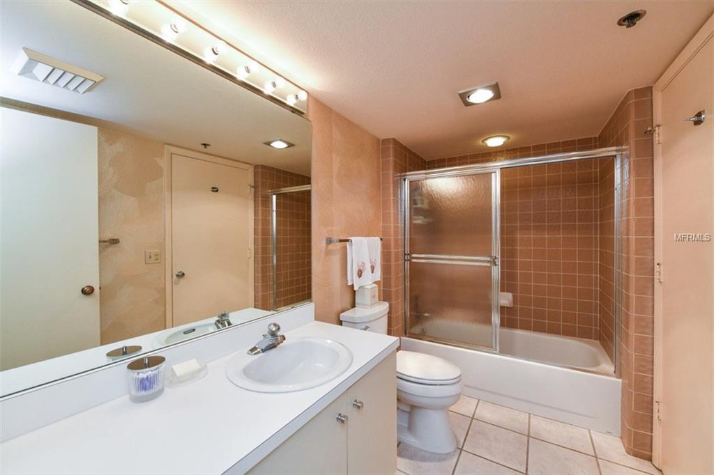 1075 GULF OF MEXICO DRIVE, LONGBOAT KEY, Florida 34228, 2 Bedrooms Bedrooms, 5 Rooms Rooms,2 BathroomsBathrooms,Residential,For sale,GULF OF MEXICO,A4210065