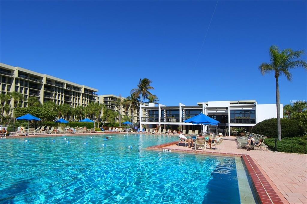 1075 GULF OF MEXICO DRIVE, LONGBOAT KEY, Florida 34228, 2 Bedrooms Bedrooms, 5 Rooms Rooms,2 BathroomsBathrooms,Residential,For sale,GULF OF MEXICO,A4210065