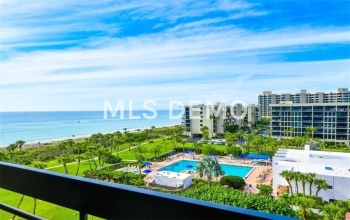 1075 GULF OF MEXICO DRIVE, LONGBOAT KEY, Florida 34228, 2 Bedrooms Bedrooms, 5 Rooms Rooms,2 BathroomsBathrooms,Residential,For sale,GULF OF MEXICO,A4210065