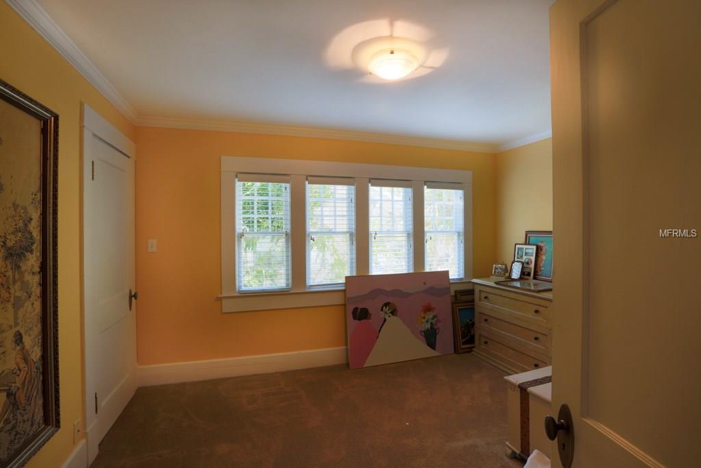 657 1ST STREET NE, ST PETERSBURG, Florida 33701, 3 Bedrooms Bedrooms, 10 Rooms Rooms,1 BathroomBathrooms,Residential,For sale,1ST,U7809878