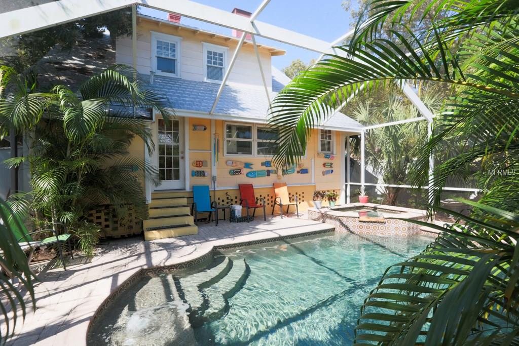 657 1ST STREET NE, ST PETERSBURG, Florida 33701, 3 Bedrooms Bedrooms, 10 Rooms Rooms,1 BathroomBathrooms,Residential,For sale,1ST,U7809878