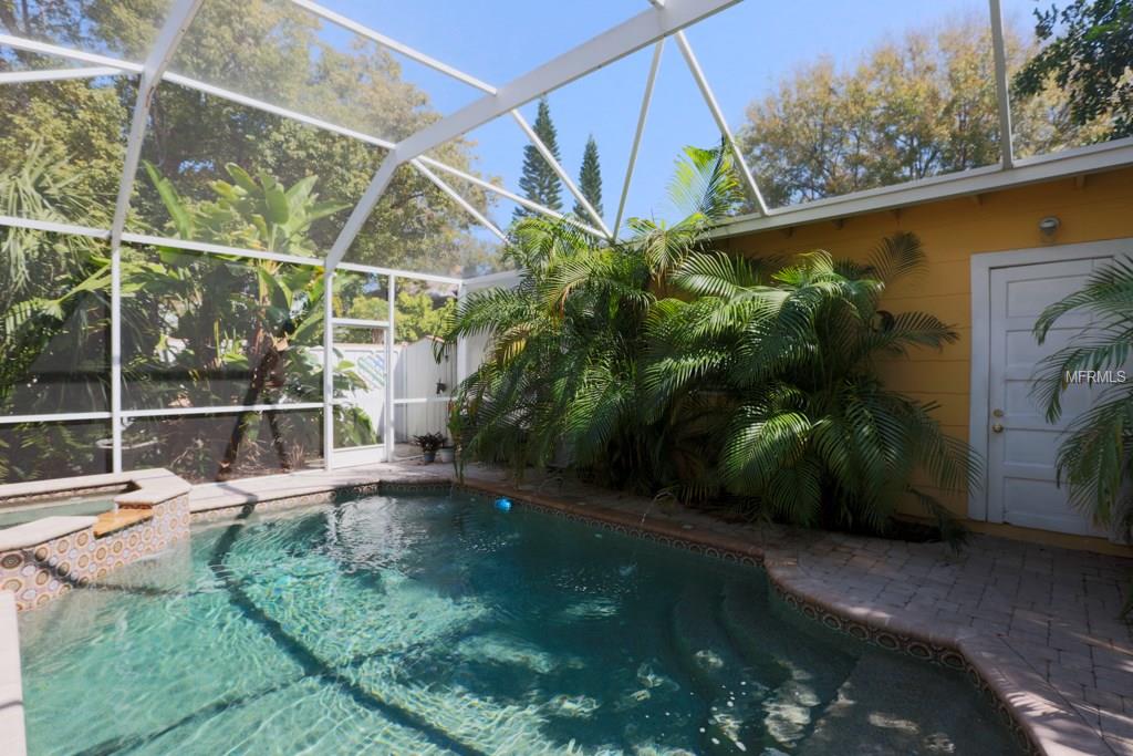 657 1ST STREET NE, ST PETERSBURG, Florida 33701, 3 Bedrooms Bedrooms, 10 Rooms Rooms,1 BathroomBathrooms,Residential,For sale,1ST,U7809878