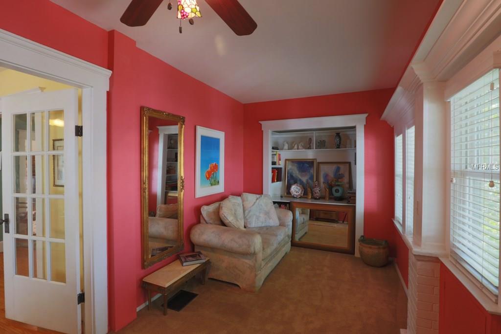 657 1ST STREET NE, ST PETERSBURG, Florida 33701, 3 Bedrooms Bedrooms, 10 Rooms Rooms,1 BathroomBathrooms,Residential,For sale,1ST,U7809878