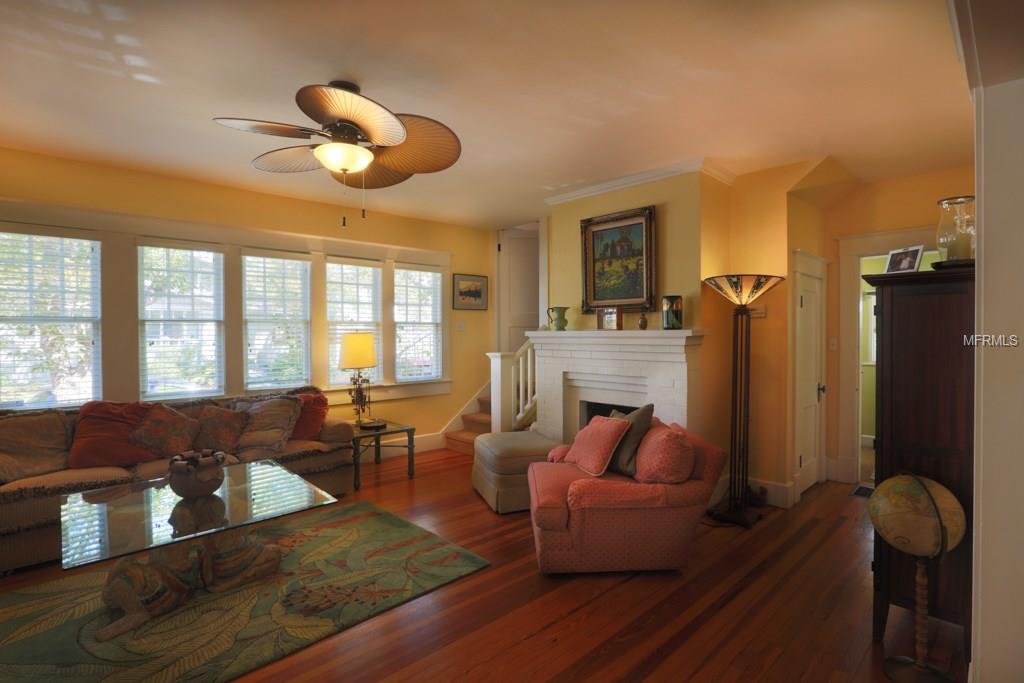 657 1ST STREET NE, ST PETERSBURG, Florida 33701, 3 Bedrooms Bedrooms, 10 Rooms Rooms,1 BathroomBathrooms,Residential,For sale,1ST,U7809878