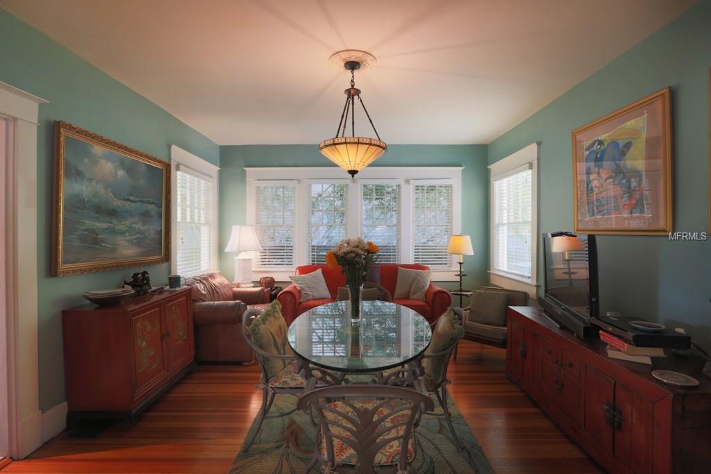 657 1ST STREET NE, ST PETERSBURG, Florida 33701, 3 Bedrooms Bedrooms, 10 Rooms Rooms,1 BathroomBathrooms,Residential,For sale,1ST,U7809878