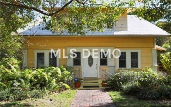 657 1ST STREET NE, ST PETERSBURG, Florida 33701, 3 Bedrooms Bedrooms, 10 Rooms Rooms,1 BathroomBathrooms,Residential,For sale,1ST,U7809878