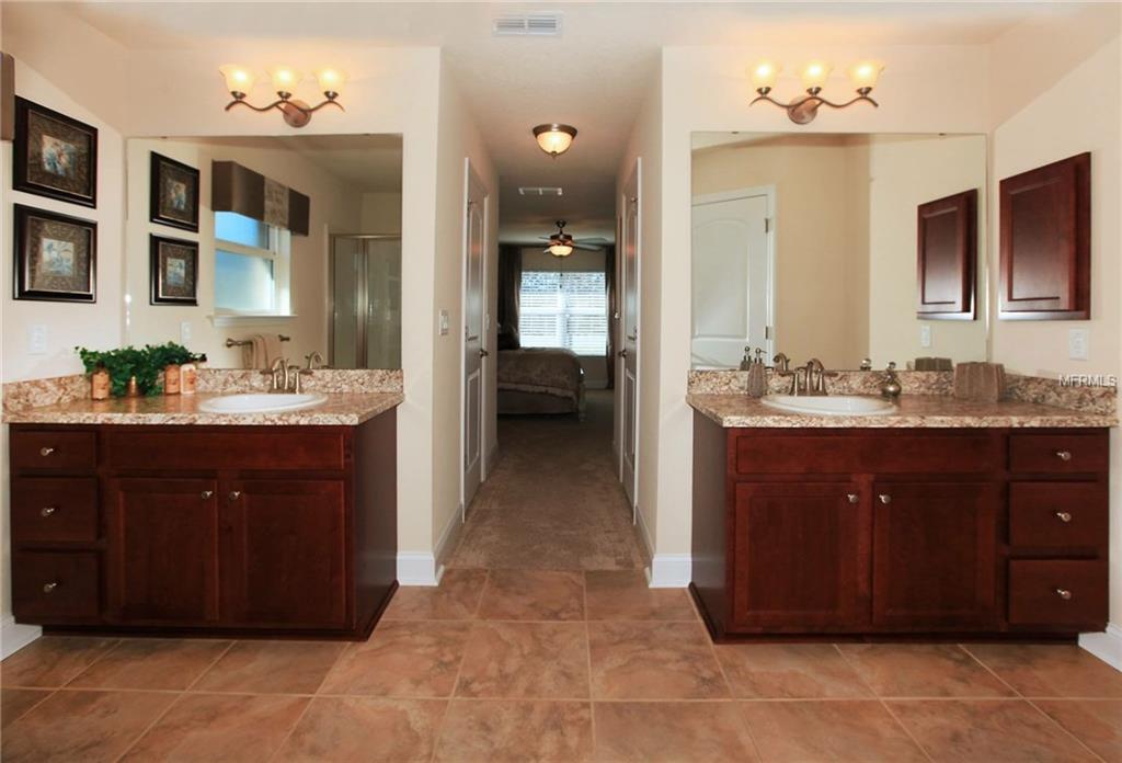 2233 ANGEL FISH LOOP, LEESBURG, Florida 34748, 4 Bedrooms Bedrooms, 6 Rooms Rooms,3 BathroomsBathrooms,Residential,For sale,ANGEL FISH,O5539449