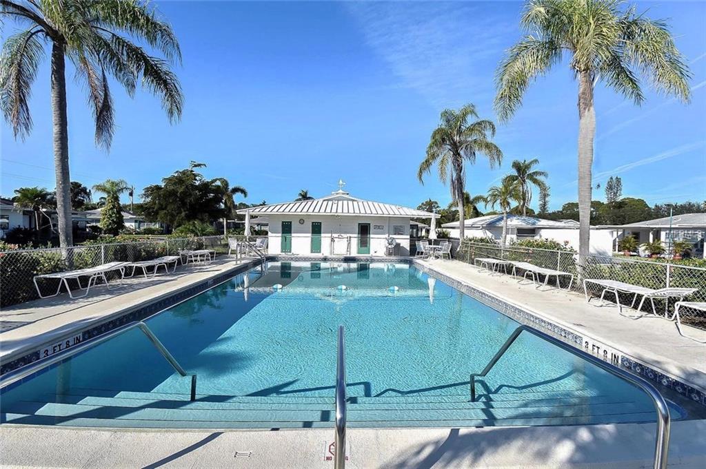 139 FIELD AVENUE E, VENICE, Florida 34285, 2 Bedrooms Bedrooms, 5 Rooms Rooms,1 BathroomBathrooms,Residential,For sale,FIELD,N5915558