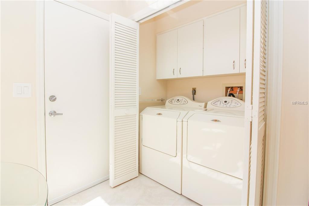 3962 WILSHIRE CIRCLE E, SARASOTA, Florida 34238, 3 Bedrooms Bedrooms, 6 Rooms Rooms,2 BathroomsBathrooms,Residential,For sale,WILSHIRE,A4207992