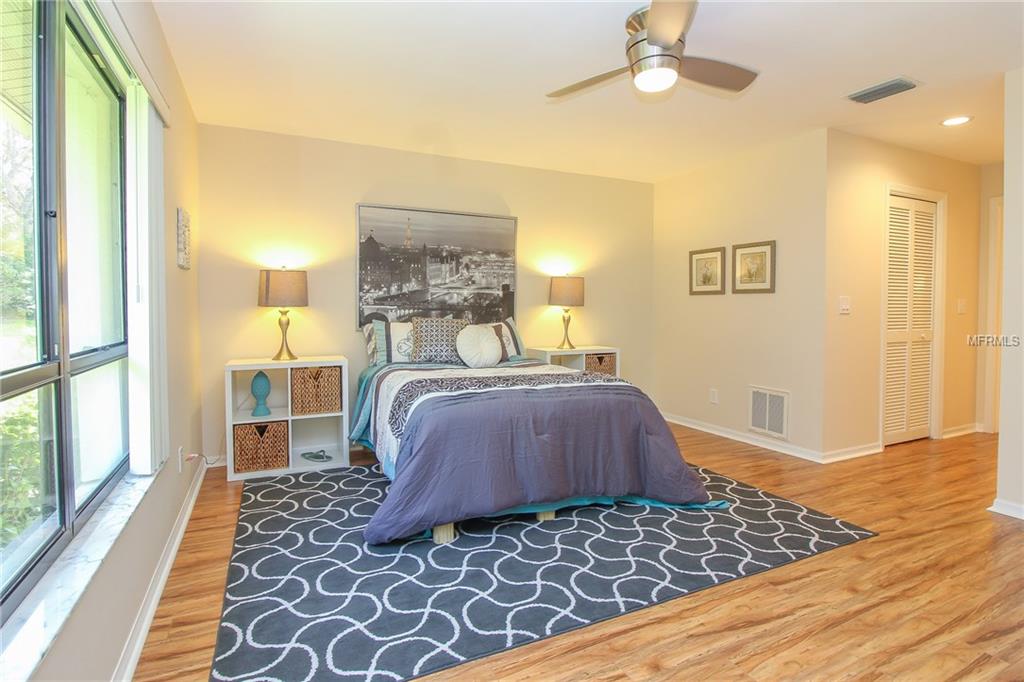 3962 WILSHIRE CIRCLE E, SARASOTA, Florida 34238, 3 Bedrooms Bedrooms, 6 Rooms Rooms,2 BathroomsBathrooms,Residential,For sale,WILSHIRE,A4207992