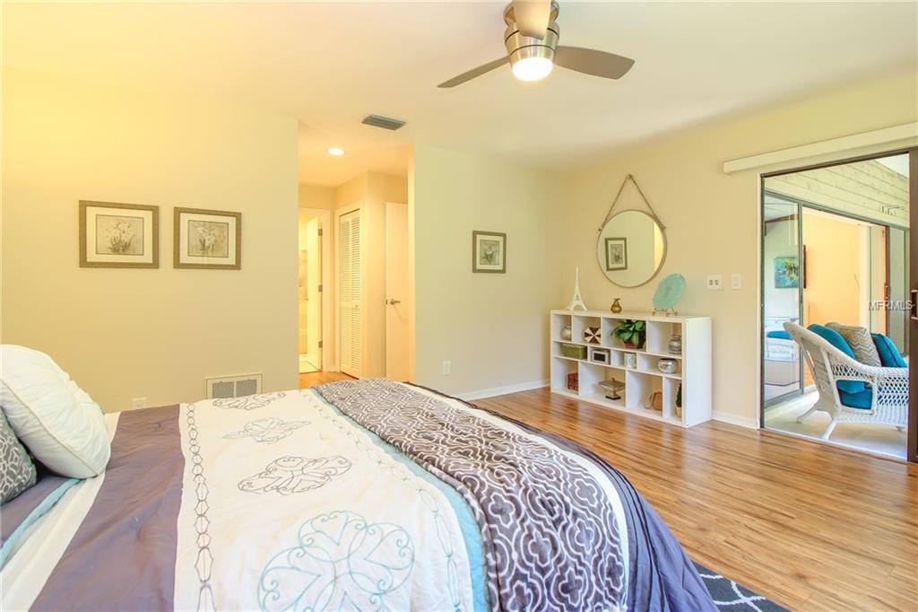 3962 WILSHIRE CIRCLE E, SARASOTA, Florida 34238, 3 Bedrooms Bedrooms, 6 Rooms Rooms,2 BathroomsBathrooms,Residential,For sale,WILSHIRE,A4207992