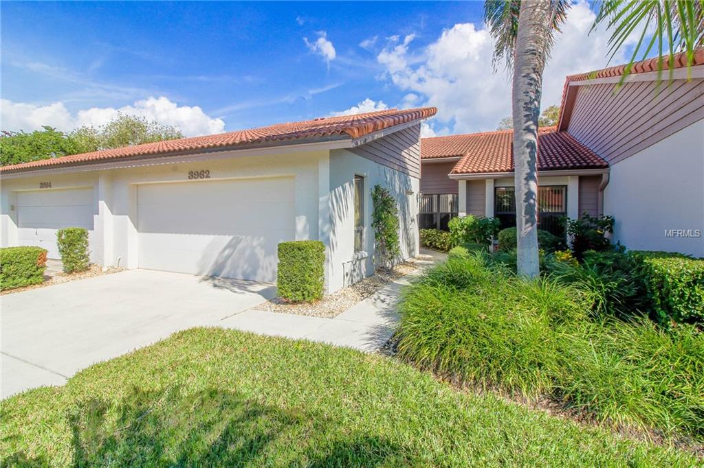 3962 WILSHIRE CIRCLE E, SARASOTA, Florida 34238, 3 Bedrooms Bedrooms, 6 Rooms Rooms,2 BathroomsBathrooms,Residential,For sale,WILSHIRE,A4207992