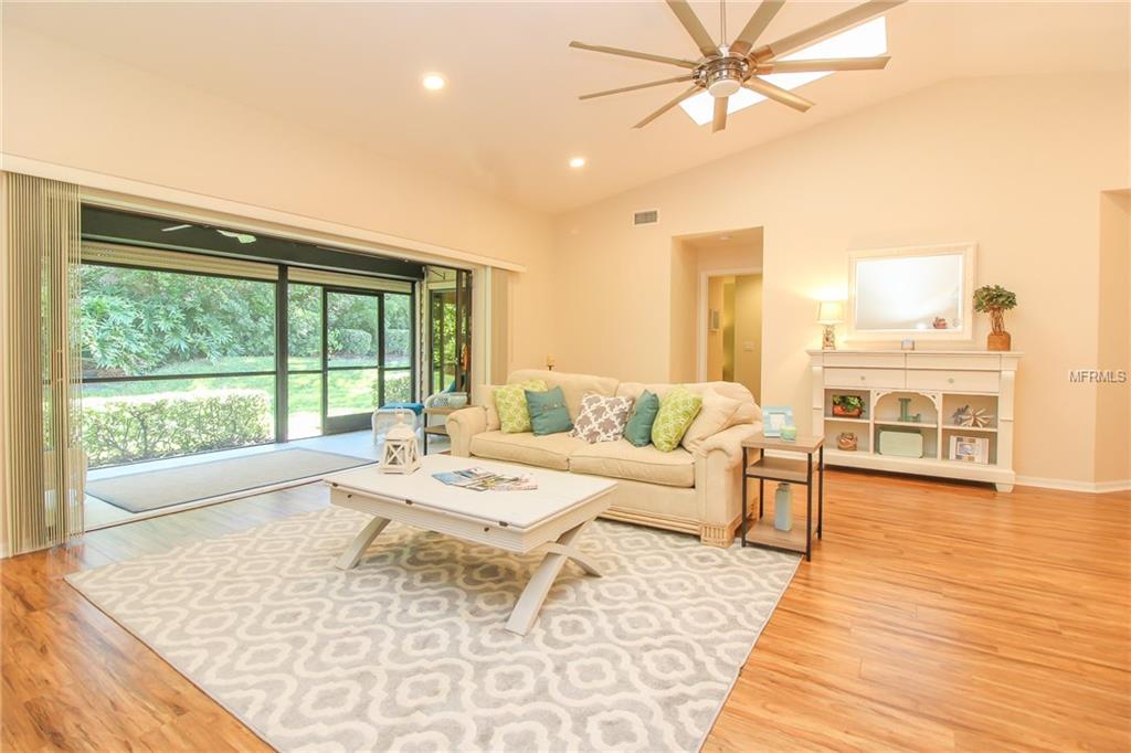 3962 WILSHIRE CIRCLE E, SARASOTA, Florida 34238, 3 Bedrooms Bedrooms, 6 Rooms Rooms,2 BathroomsBathrooms,Residential,For sale,WILSHIRE,A4207992