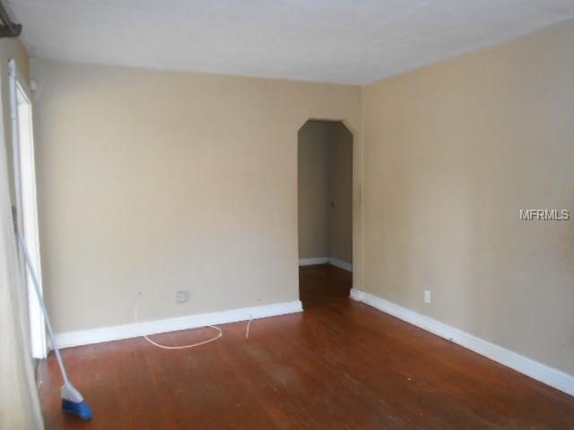 607 2ND STREET SE, WINTER HAVEN, Florida 33880, 3 Bedrooms Bedrooms, 3 Rooms Rooms,1 BathroomBathrooms,Residential,For sale,2ND,P4718960