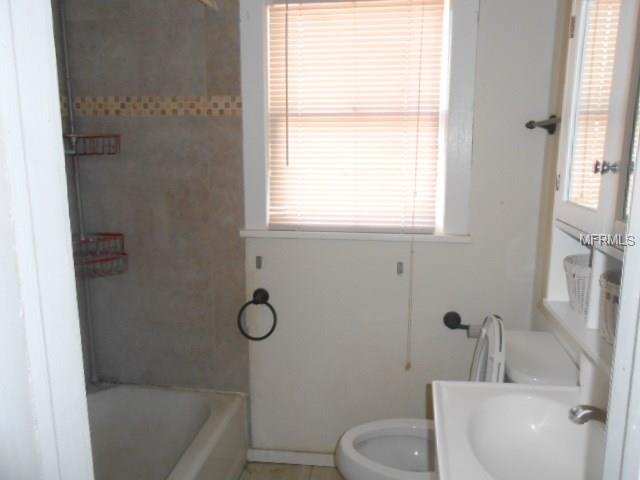 607 2ND STREET SE, WINTER HAVEN, Florida 33880, 3 Bedrooms Bedrooms, 3 Rooms Rooms,1 BathroomBathrooms,Residential,For sale,2ND,P4718960