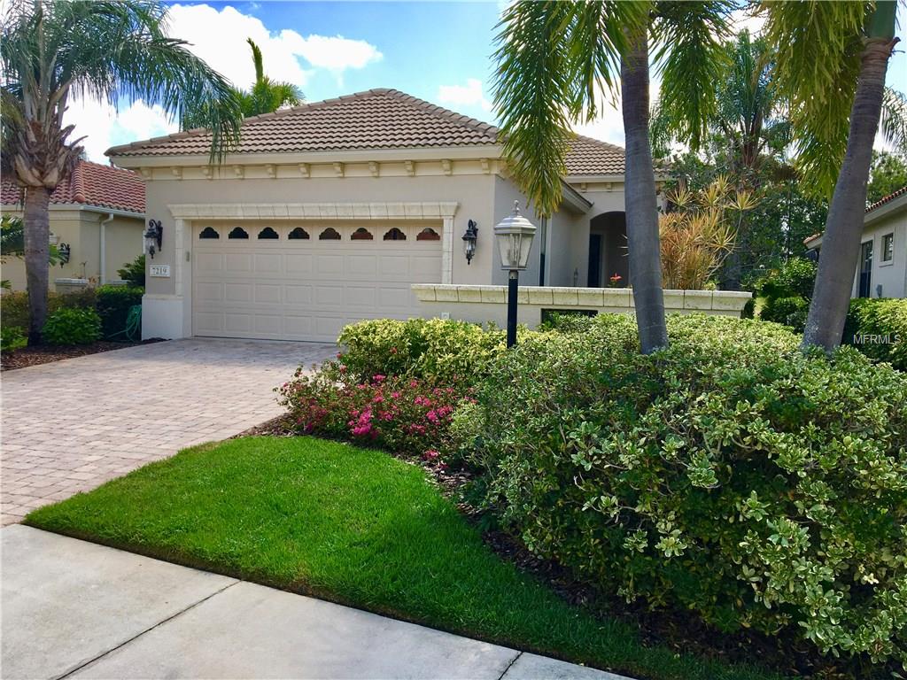 7219 PRESIDIO GLEN, LAKEWOOD RANCH, Florida 34202, 2 Bedrooms Bedrooms, 8 Rooms Rooms,2 BathroomsBathrooms,Residential,For sale,PRESIDIO,A4179584