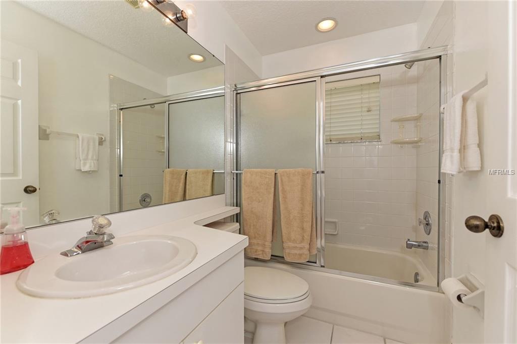 5422 FAIR OAKS STREET, BRADENTON, Florida 34203, 3 Bedrooms Bedrooms, 7 Rooms Rooms,2 BathroomsBathrooms,Residential,For sale,FAIR OAKS,A4201316