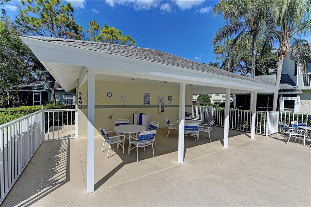 5422 FAIR OAKS STREET, BRADENTON, Florida 34203, 3 Bedrooms Bedrooms, 7 Rooms Rooms,2 BathroomsBathrooms,Residential,For sale,FAIR OAKS,A4201316