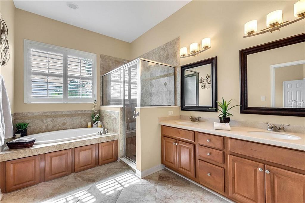 10406 SPARROW LANDING WAY, ORLANDO, Florida 32832, 4 Bedrooms Bedrooms, 13 Rooms Rooms,3 BathroomsBathrooms,Residential,For sale,SPARROW LANDING,O5557583