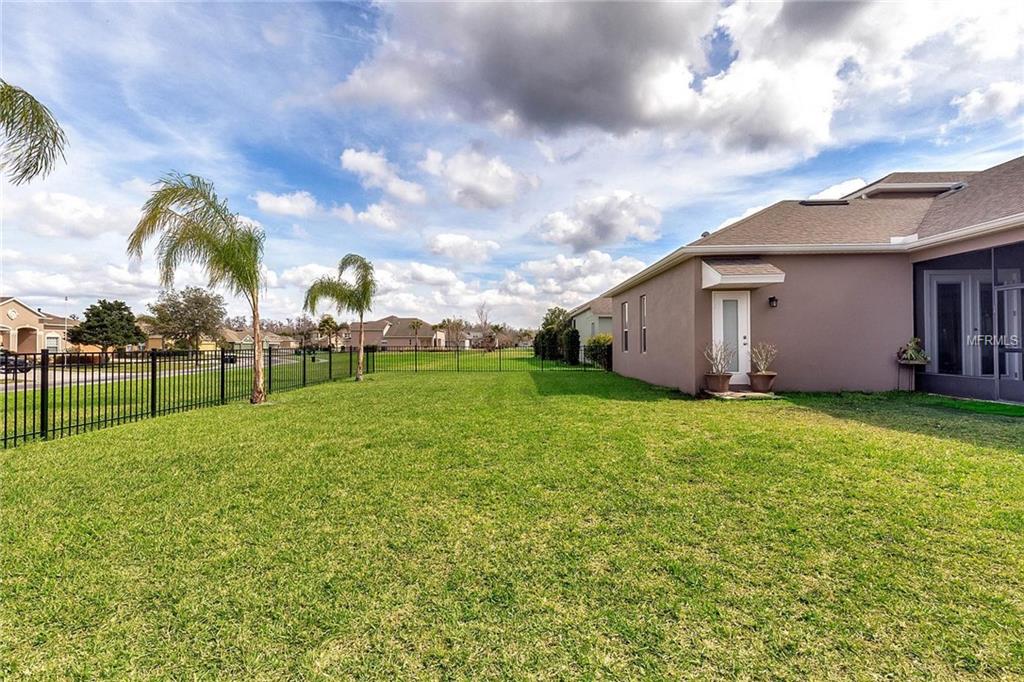 10406 SPARROW LANDING WAY, ORLANDO, Florida 32832, 4 Bedrooms Bedrooms, 13 Rooms Rooms,3 BathroomsBathrooms,Residential,For sale,SPARROW LANDING,O5557583