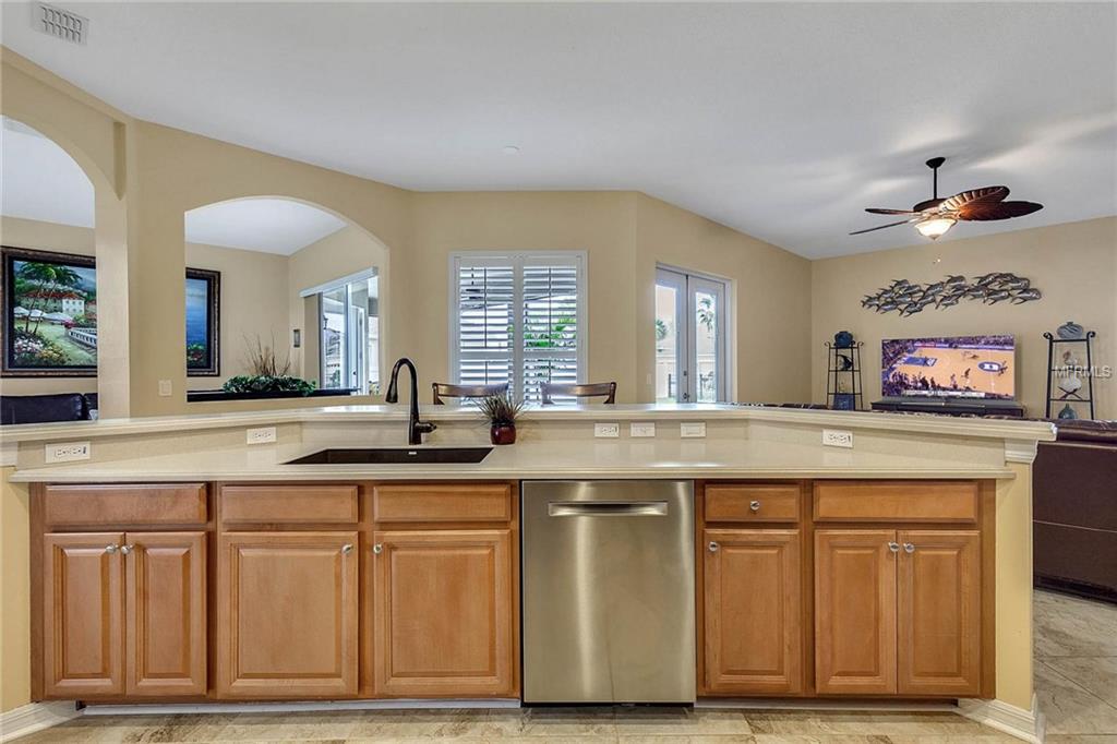 10406 SPARROW LANDING WAY, ORLANDO, Florida 32832, 4 Bedrooms Bedrooms, 13 Rooms Rooms,3 BathroomsBathrooms,Residential,For sale,SPARROW LANDING,O5557583