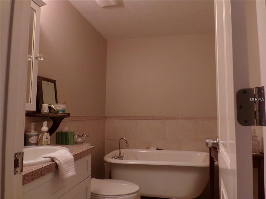 601 W EMMA STREET, TAMPA, Florida 33603, 3 Bedrooms Bedrooms, 11 Rooms Rooms,2 BathroomsBathrooms,Residential,For sale,EMMA,T2926847