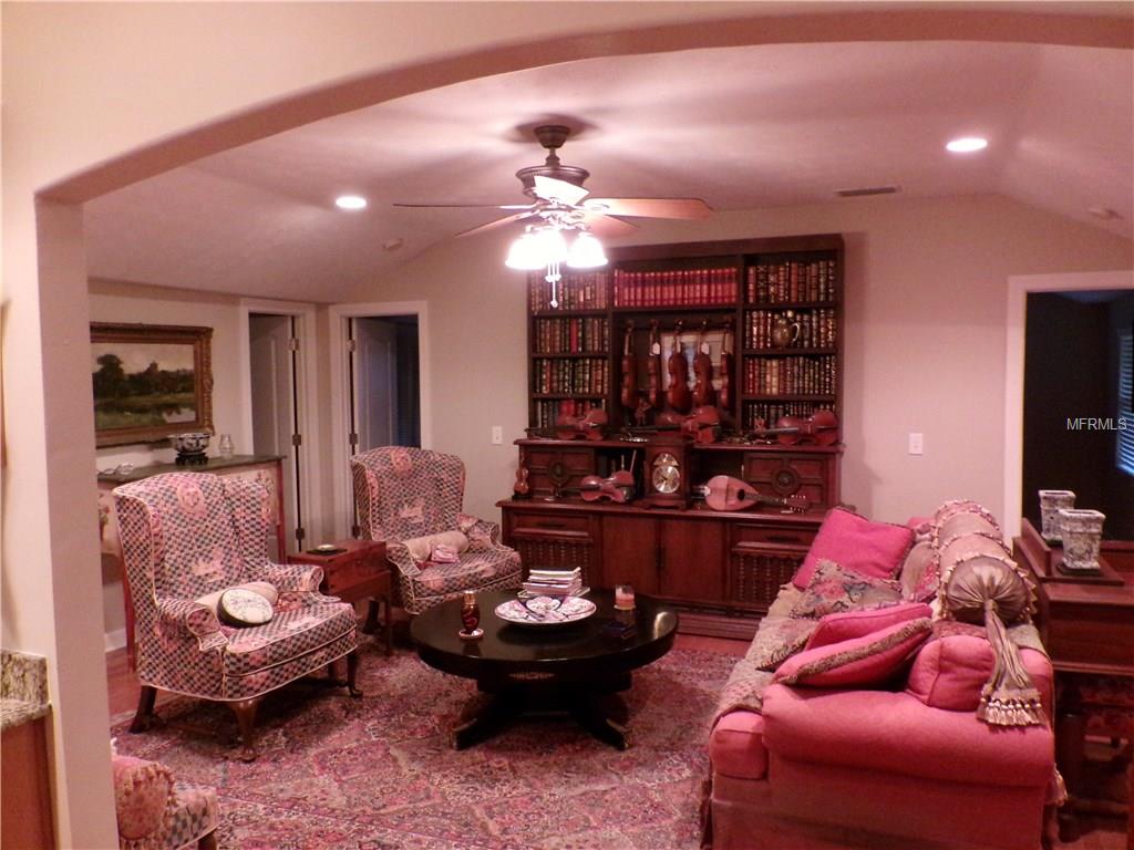 601 W EMMA STREET, TAMPA, Florida 33603, 3 Bedrooms Bedrooms, 11 Rooms Rooms,2 BathroomsBathrooms,Residential,For sale,EMMA,T2926847