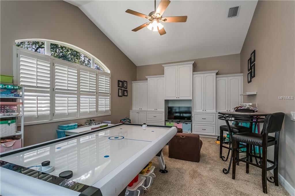 9809 EMERALD LINKS DRIVE, TAMPA, Florida 33626, 4 Bedrooms Bedrooms, 10 Rooms Rooms,3 BathroomsBathrooms,Residential,For sale,EMERALD LINKS,T2928386