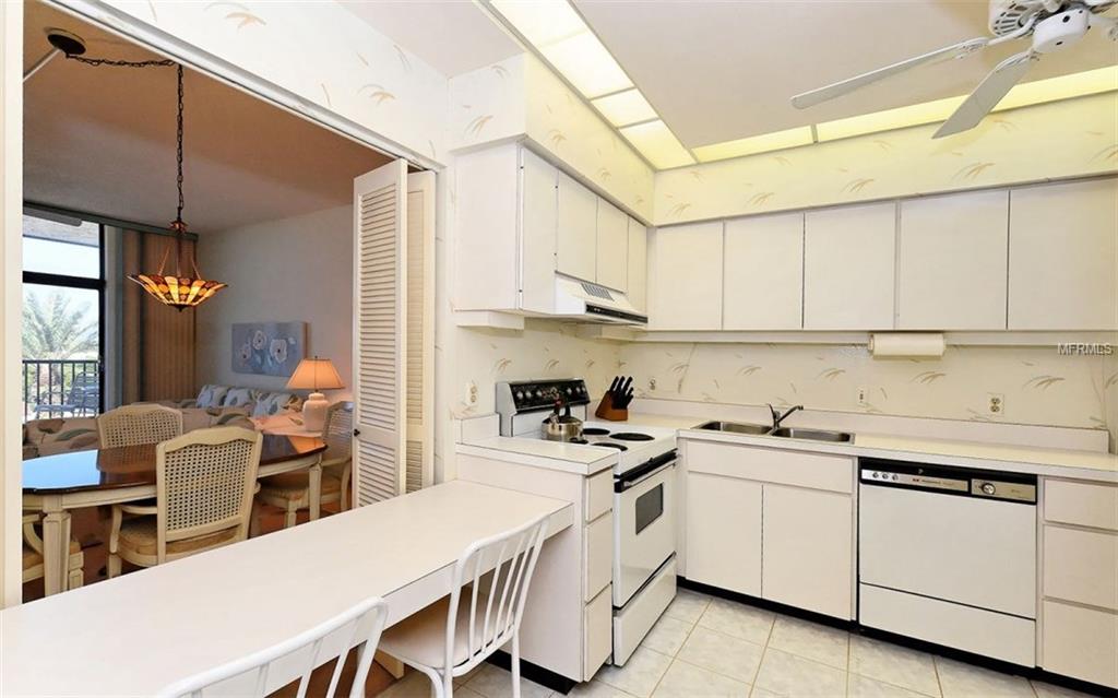 1945 GULF OF MEXICO DRIVE, LONGBOAT KEY, Florida 34228, 2 Bedrooms Bedrooms, 5 Rooms Rooms,2 BathroomsBathrooms,Residential,For sale,GULF OF MEXICO,A4210146