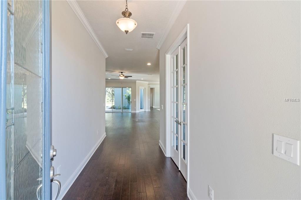 6002 SPARROWHEAD WAY, LITHIA, Florida 33547, 2 Bedrooms Bedrooms, 7 Rooms Rooms,2 BathroomsBathrooms,Residential,For sale,SPARROWHEAD,T2892224