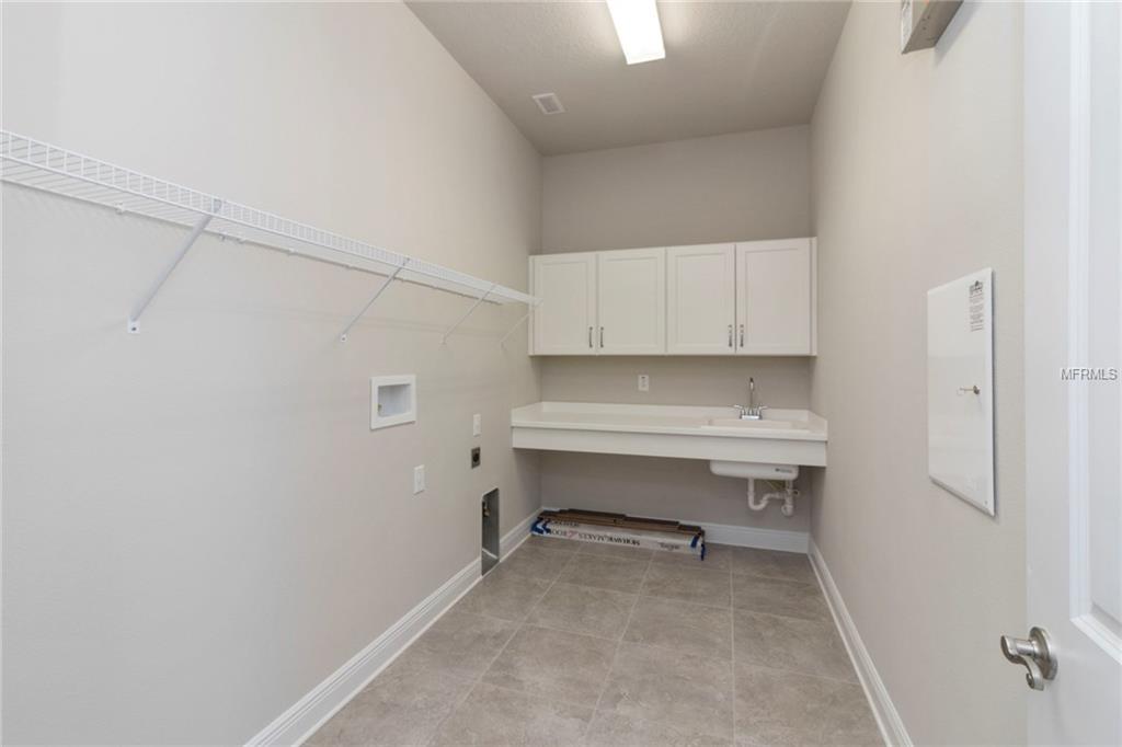 6002 SPARROWHEAD WAY, LITHIA, Florida 33547, 2 Bedrooms Bedrooms, 7 Rooms Rooms,2 BathroomsBathrooms,Residential,For sale,SPARROWHEAD,T2892224