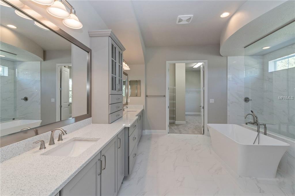 6002 SPARROWHEAD WAY, LITHIA, Florida 33547, 2 Bedrooms Bedrooms, 7 Rooms Rooms,2 BathroomsBathrooms,Residential,For sale,SPARROWHEAD,T2892224