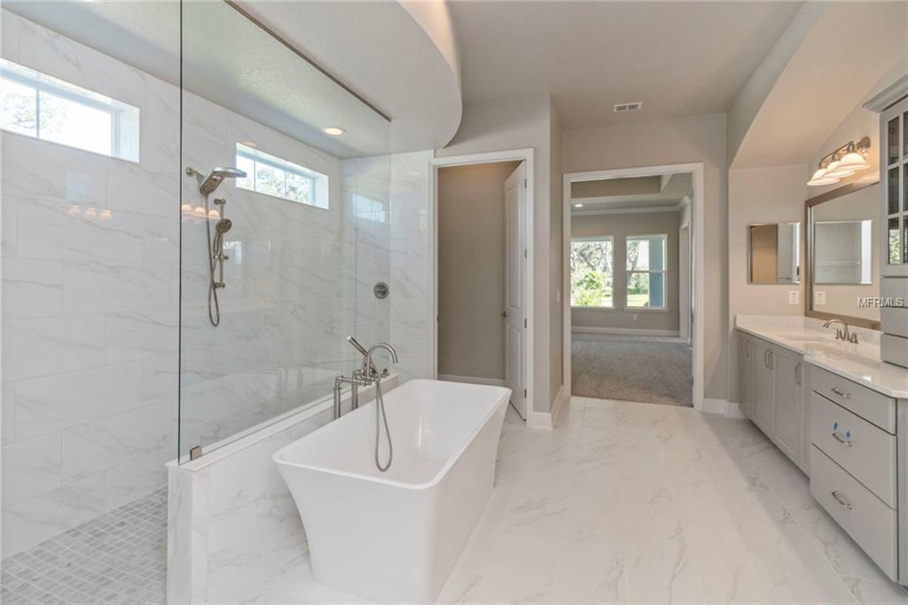 6002 SPARROWHEAD WAY, LITHIA, Florida 33547, 2 Bedrooms Bedrooms, 7 Rooms Rooms,2 BathroomsBathrooms,Residential,For sale,SPARROWHEAD,T2892224