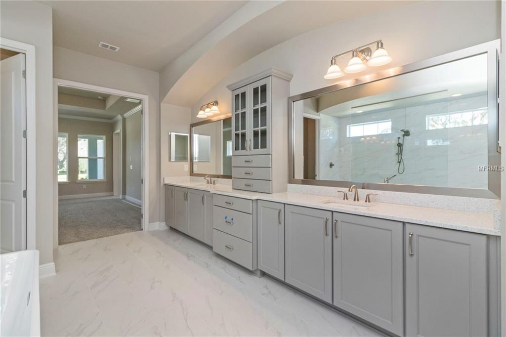 6002 SPARROWHEAD WAY, LITHIA, Florida 33547, 2 Bedrooms Bedrooms, 7 Rooms Rooms,2 BathroomsBathrooms,Residential,For sale,SPARROWHEAD,T2892224