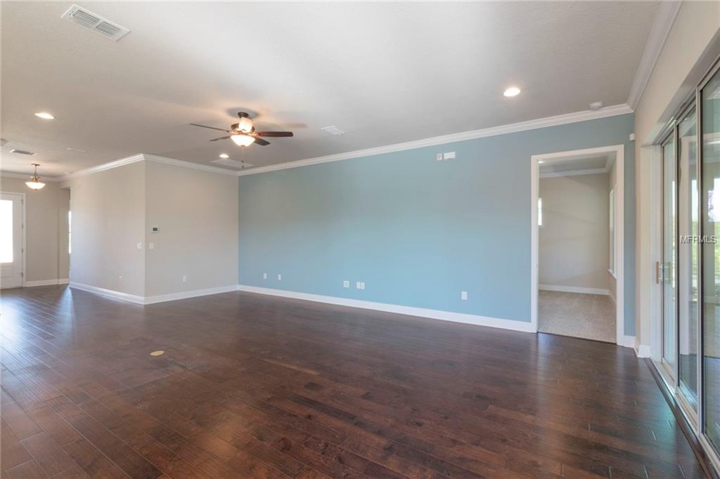 6002 SPARROWHEAD WAY, LITHIA, Florida 33547, 2 Bedrooms Bedrooms, 7 Rooms Rooms,2 BathroomsBathrooms,Residential,For sale,SPARROWHEAD,T2892224