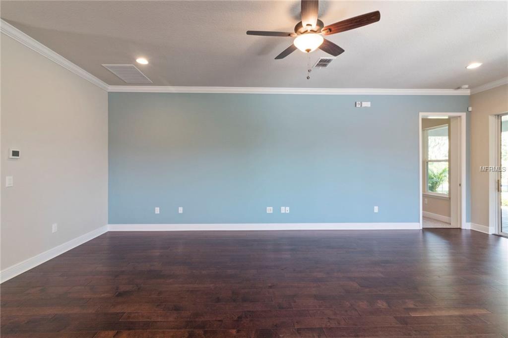 6002 SPARROWHEAD WAY, LITHIA, Florida 33547, 2 Bedrooms Bedrooms, 7 Rooms Rooms,2 BathroomsBathrooms,Residential,For sale,SPARROWHEAD,T2892224