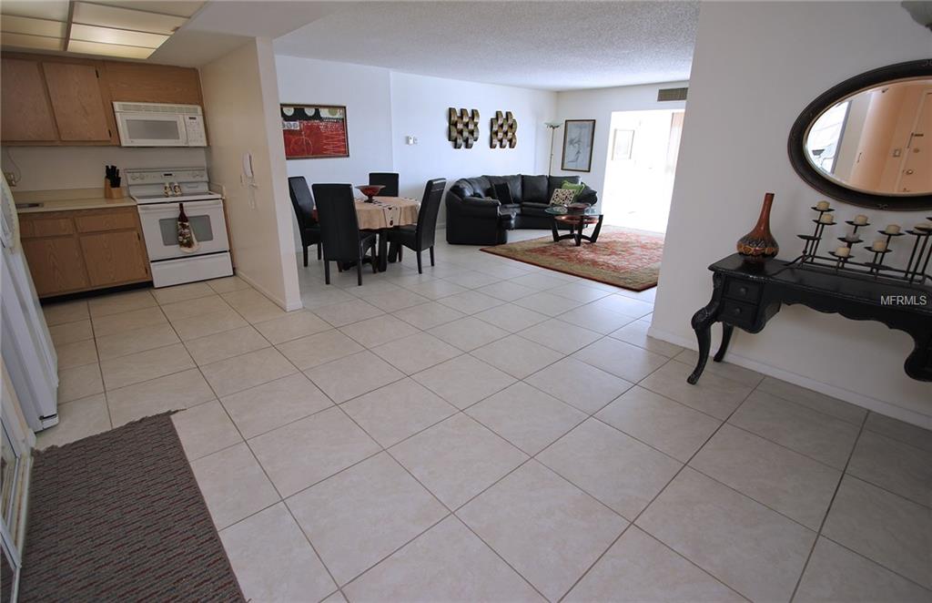800 S GULFVIEW BOULEVARD, CLEARWATER BEACH, Florida 33767, 2 Bedrooms Bedrooms, 5 Rooms Rooms,2 BathroomsBathrooms,Residential,For sale,GULFVIEW,U7834117