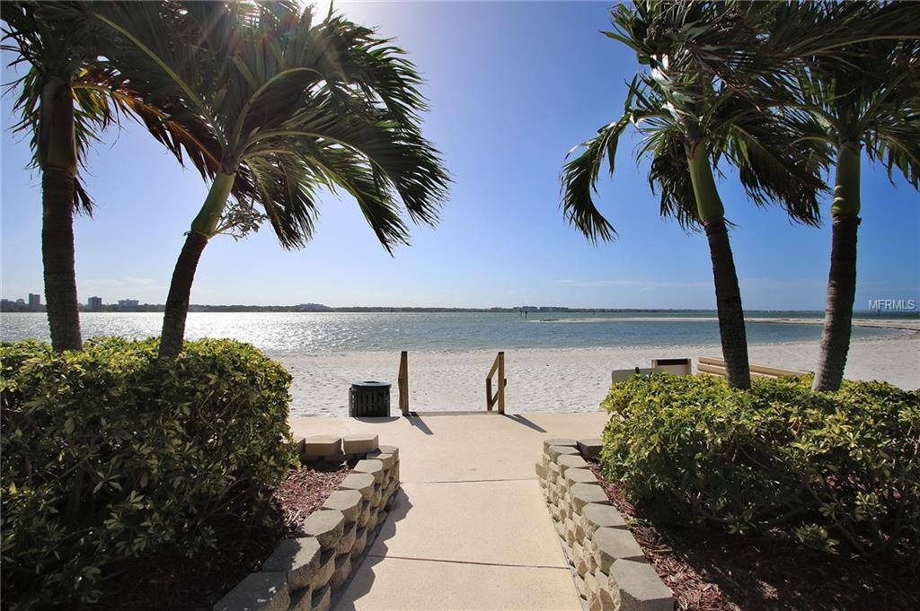 800 S GULFVIEW BOULEVARD, CLEARWATER BEACH, Florida 33767, 2 Bedrooms Bedrooms, 5 Rooms Rooms,2 BathroomsBathrooms,Residential,For sale,GULFVIEW,U7834117