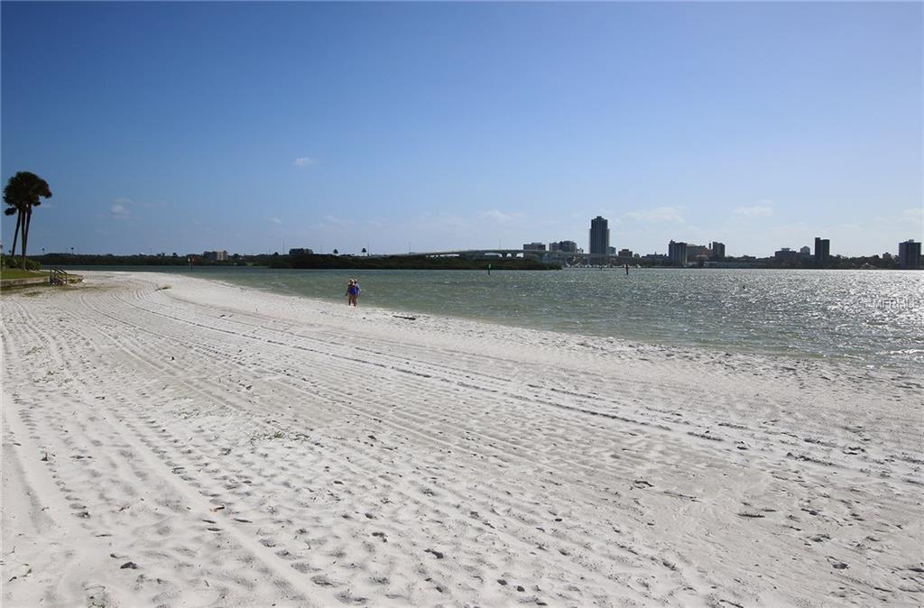 800 S GULFVIEW BOULEVARD, CLEARWATER BEACH, Florida 33767, 2 Bedrooms Bedrooms, 5 Rooms Rooms,2 BathroomsBathrooms,Residential,For sale,GULFVIEW,U7834117