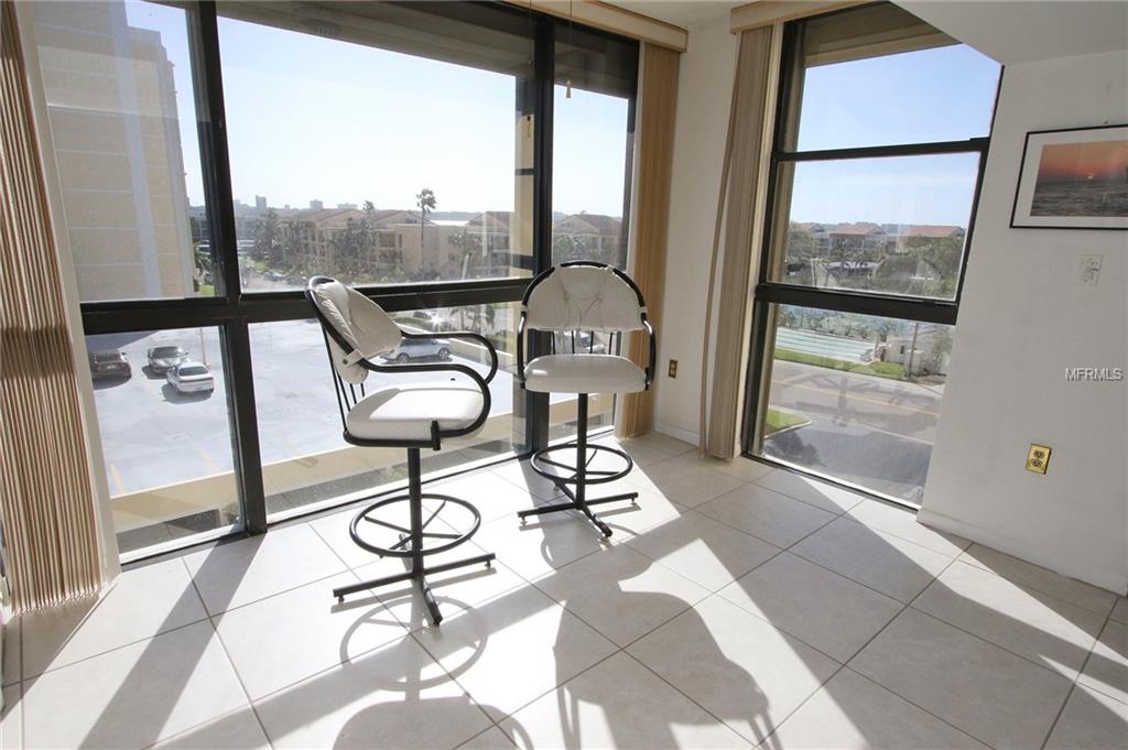 800 S GULFVIEW BOULEVARD, CLEARWATER BEACH, Florida 33767, 2 Bedrooms Bedrooms, 5 Rooms Rooms,2 BathroomsBathrooms,Residential,For sale,GULFVIEW,U7834117